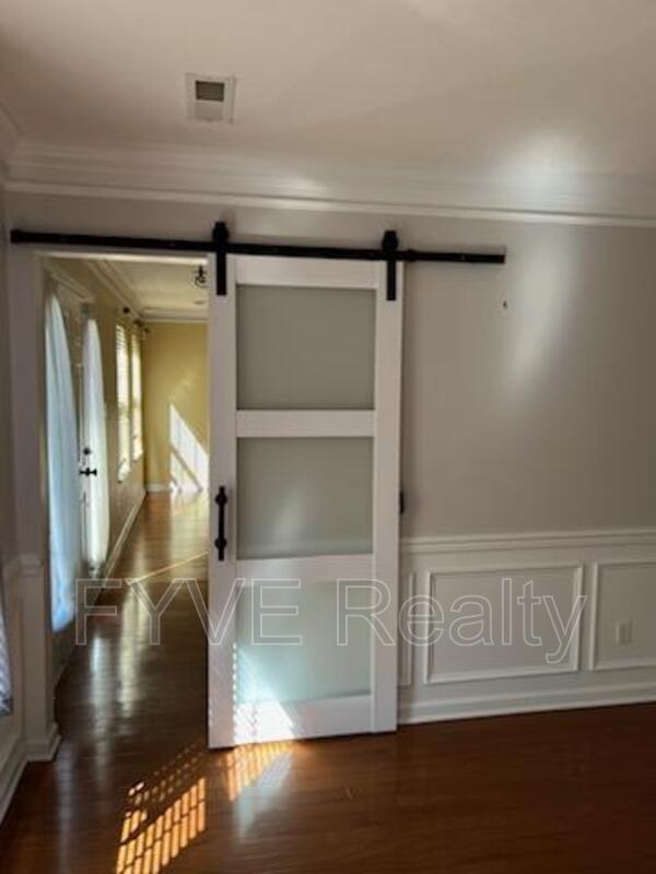 Building Photo - 2426 Middlebrook Ridge Ln