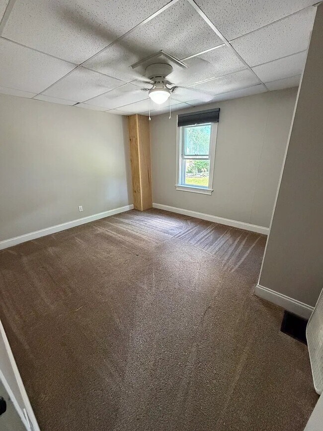 Building Photo - 553 Britton Rd