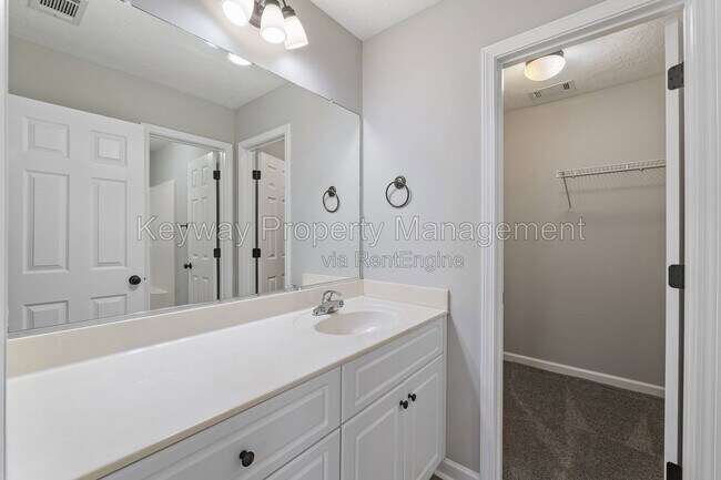 Building Photo - 109 Kousa Ln