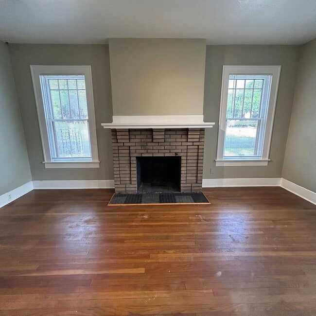 Building Photo - Large 5 bed house in the hart of West Campus.