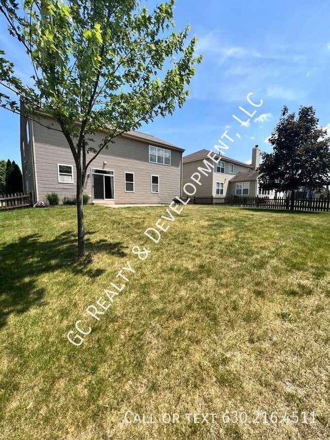 Building Photo - 2101 Emma Ave