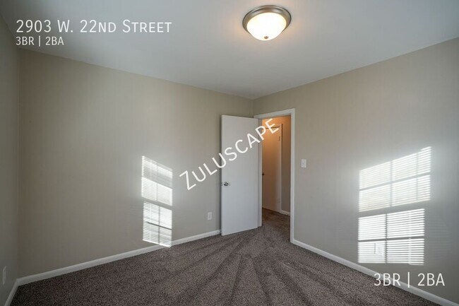 Building Photo - 2903 W 22nd St