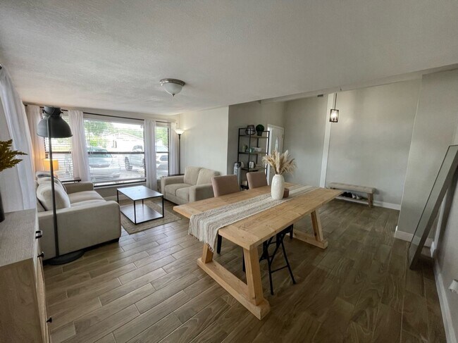 Building Photo - 5108 Ravensdale Way
