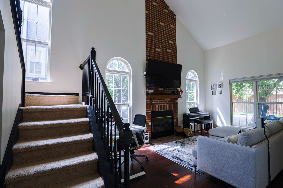 Building Photo - 1049 Talbots Ln
