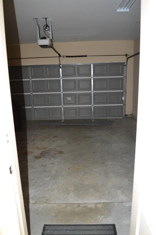 Building Photo - 336 Lazy Ln