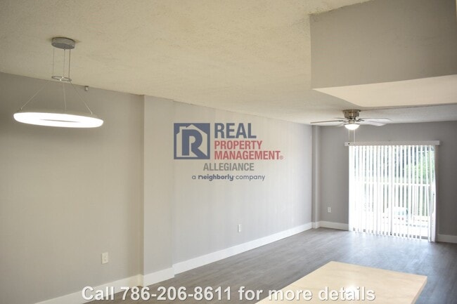 Building Photo - Modern Charm: Newly Renovated 2 Bed 2 Bath Rental Gem Awaits!