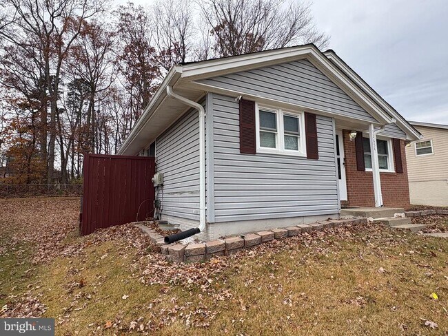 Building Photo - 12654 Valleywood Dr