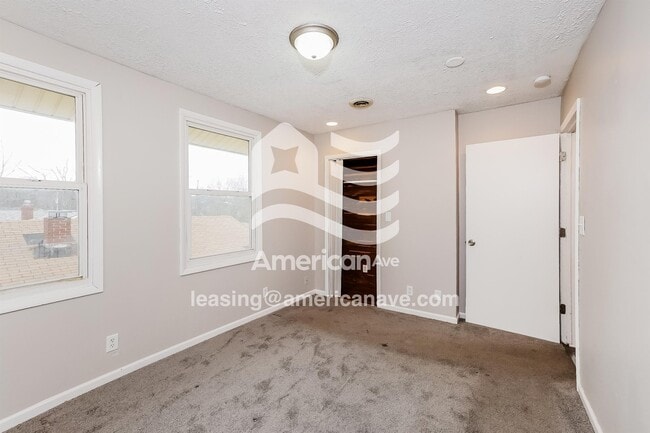 Building Photo - 242 E Park Blvd