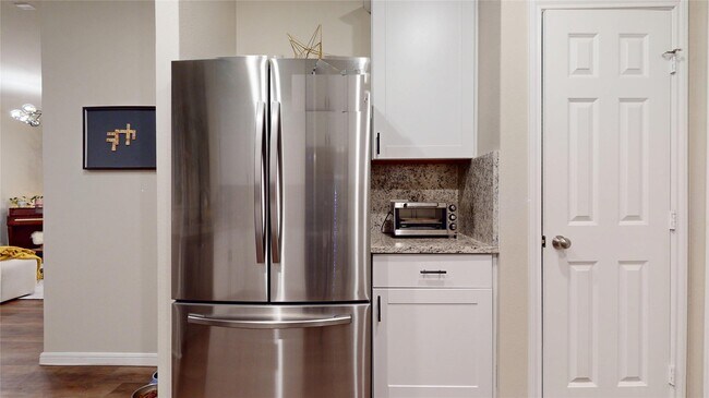 Building Photo - 14526 Chasing Bend Dr