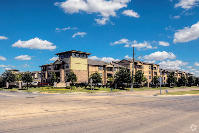 Hometowne on Bellfort - 10888 Huntington Estates Dr Houston TX 77099 ...