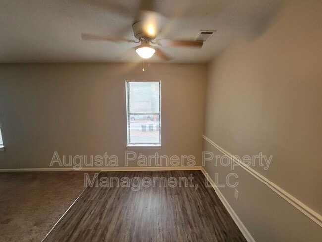 Building Photo - 112 Chalet North CT