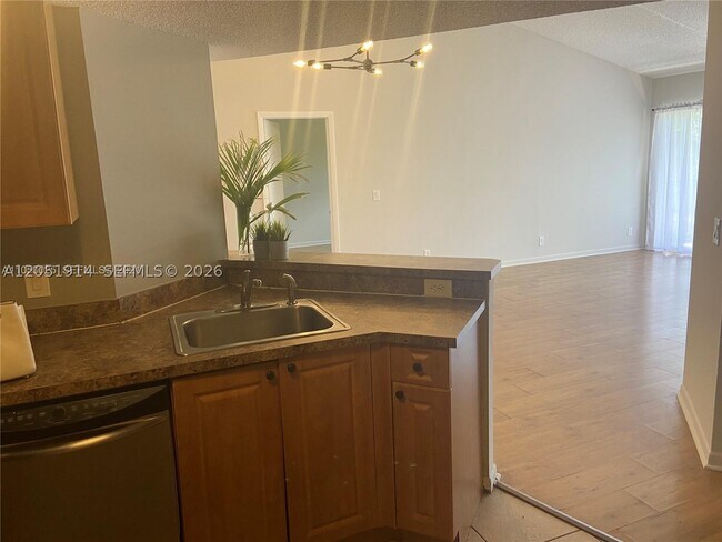 Building Photo - 8871 Wiles Rd