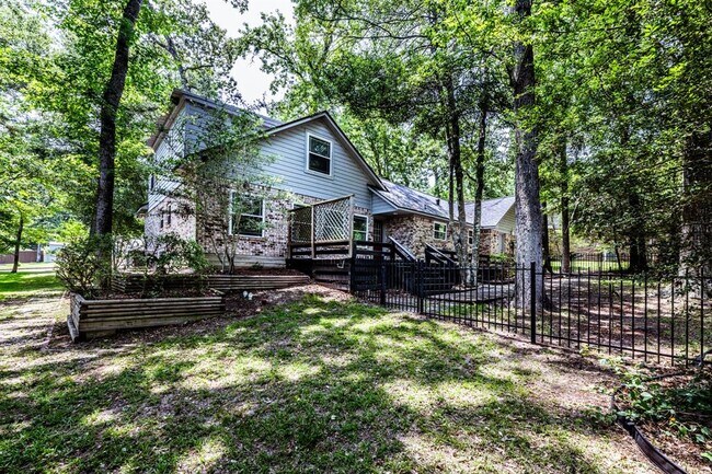 Building Photo - 1006 Amesbury Ct