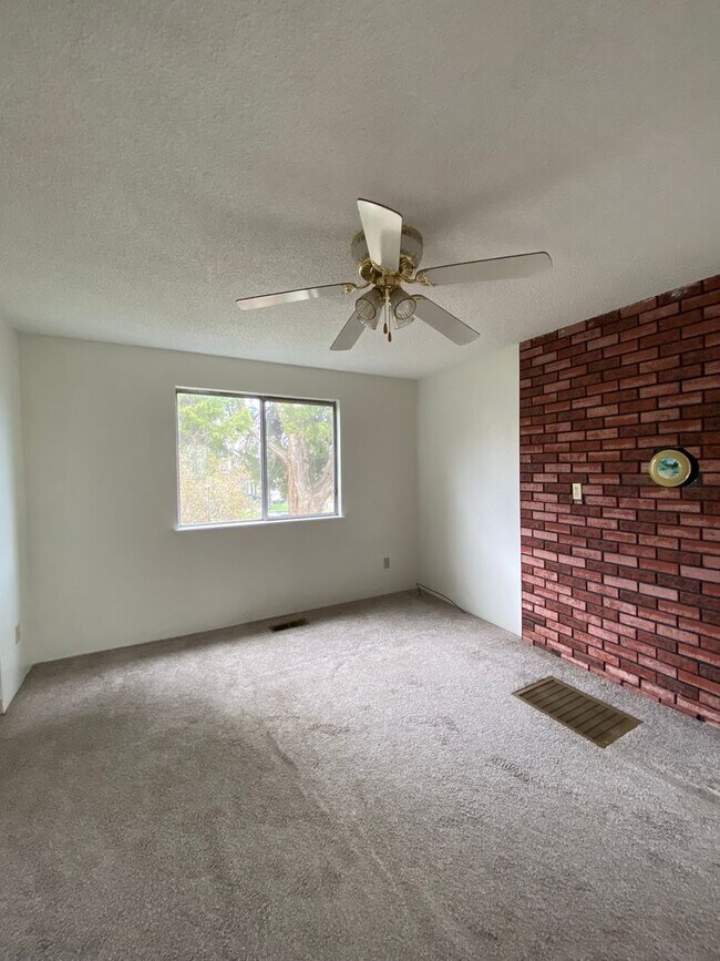 Building Photo - 1712 Walnut St