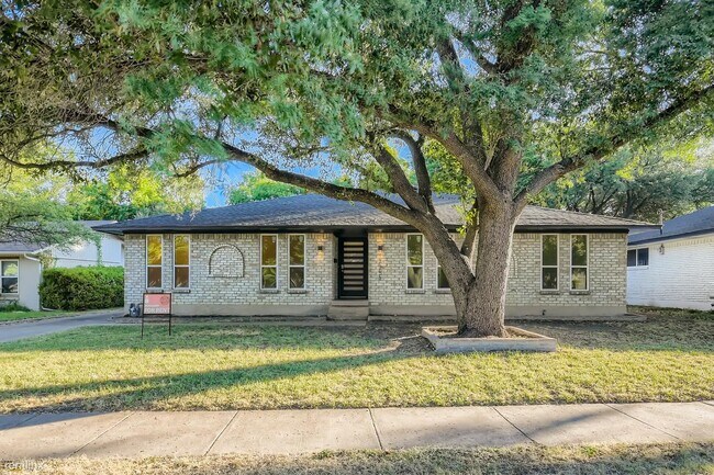 Primary Photo - 4 br, 2 bath House - 11251 Mccree Road Sty...