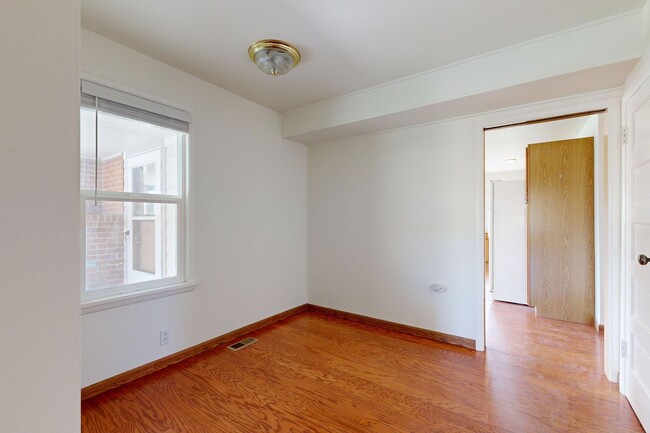 Building Photo - Farmhouse - Showings now Available