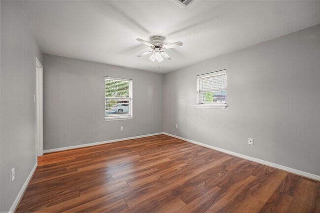 Building Photo - 209 Moss Hill Ln