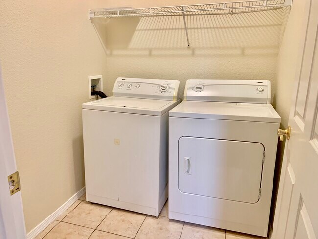 Building Photo - 2309 SW 15th St