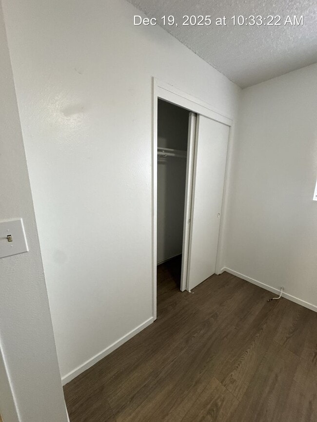 Building Photo - 3811