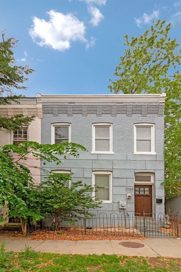 Building Photo - 1738 Lincoln Rd NE