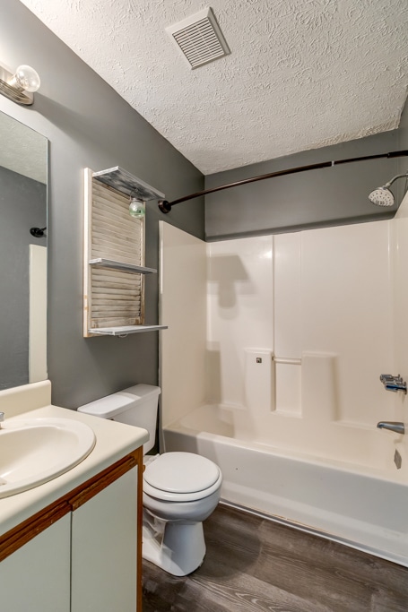 Building Photo - 402 Sterling Creek Dr