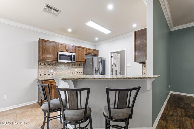 Building Photo - 307 Flanders Ridge Dr