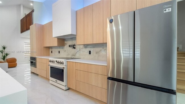 Building Photo - 7350 NW 54th Ct