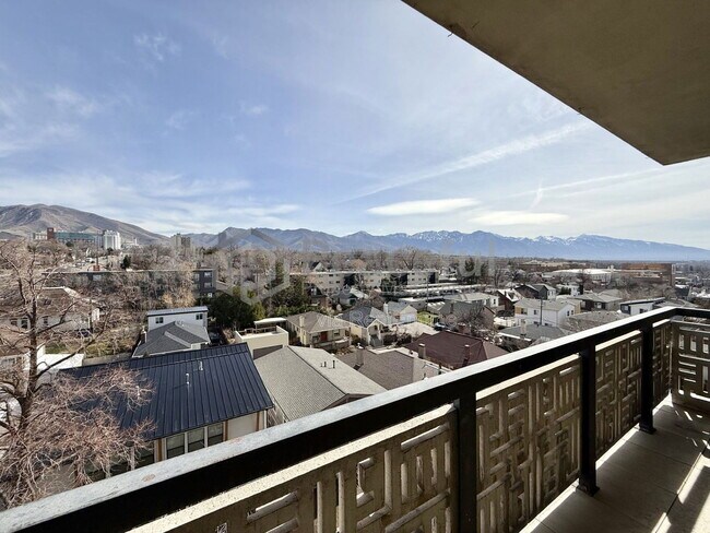 Building Photo - 515 S 1000 E