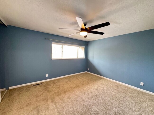 Building Photo - Gorgeous Walnut Creek Townhome 2 bedroom, 2.5 bath with 1 car garage in Sunset Park