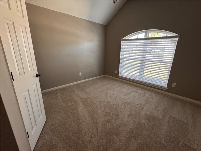 Building Photo - 911 Cascade Ridge