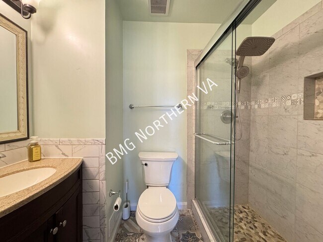 Building Photo - 7343 Rokeby Dr