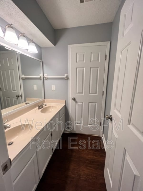 Building Photo - 4524 Port Royal Cove
