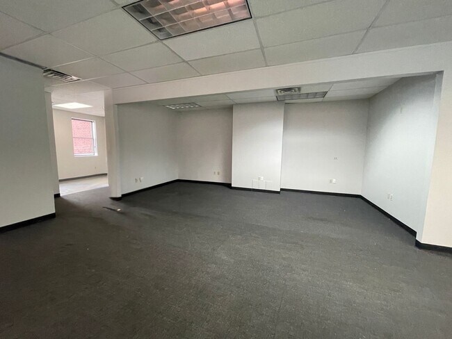 Building Photo - 1801 E Carson St