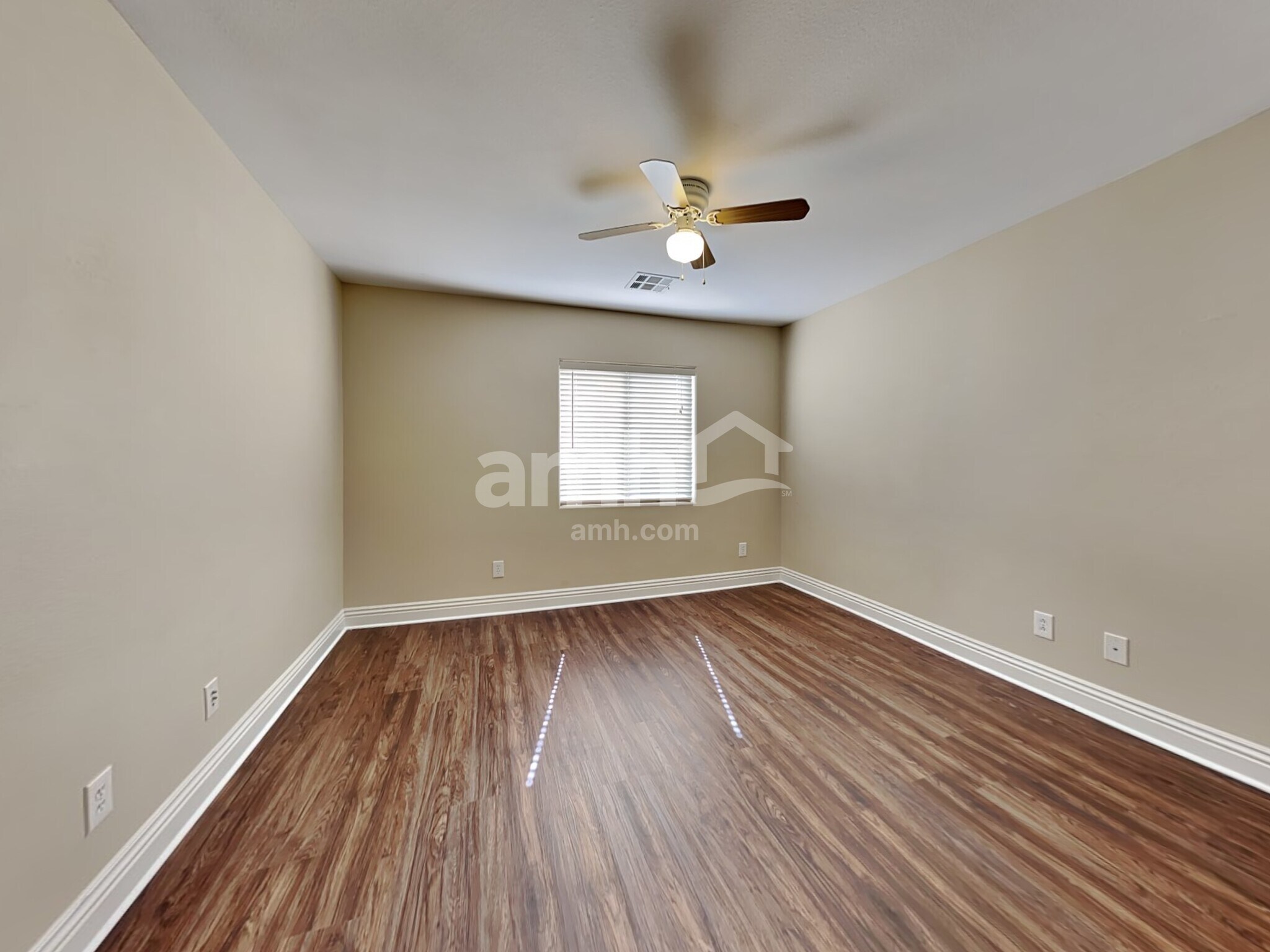 Building Photo - 8845 Red Fox Dr