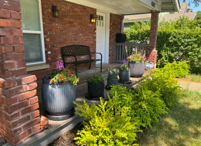 Building Photo - 4342 Jarboe St