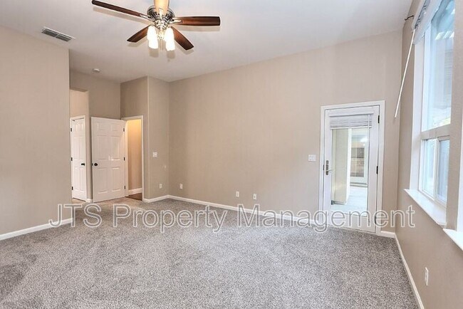 Building Photo - 2040 San Esteban Cir