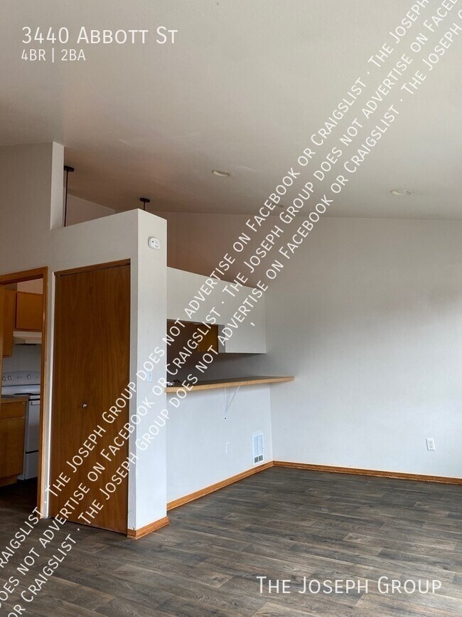 Building Photo - 3440 Abbott St