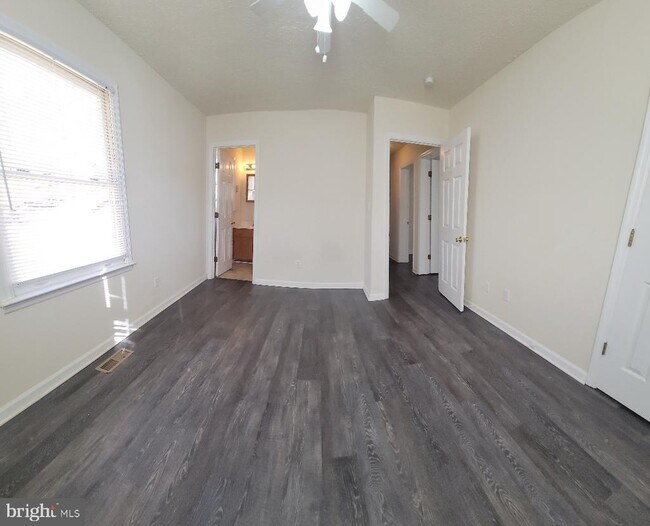 Building Photo - 11031 Ascot Cir