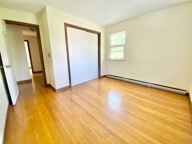 Building Photo - 73 Rocky Hill Rd