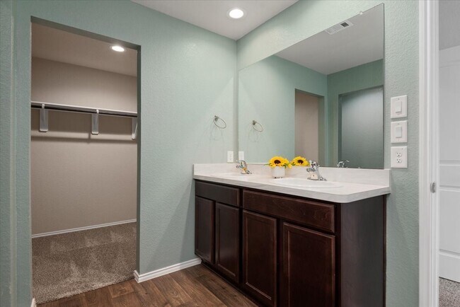 Building Photo - 15332 Timber Preserve Ln
