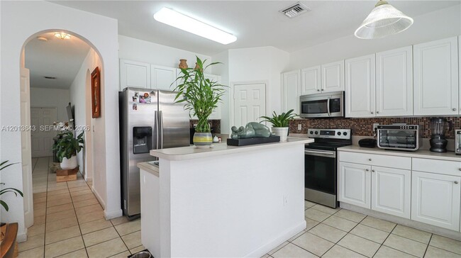 Building Photo - 5662 NW 112th Ct