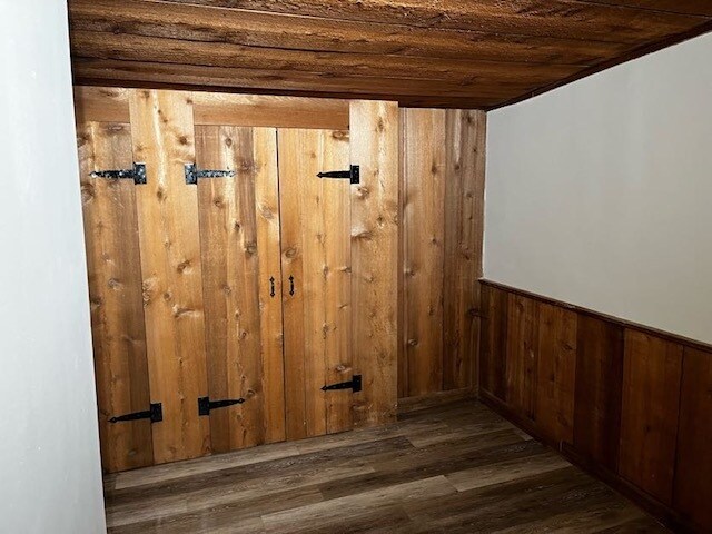 Building Photo - 8593 Victoria