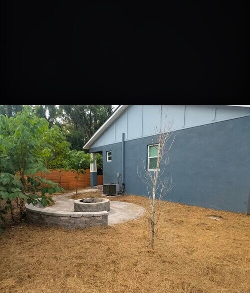 Building Photo - 8217 N Brooks St