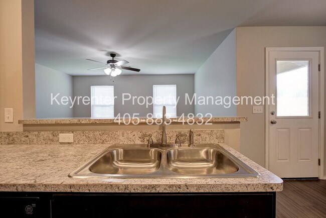 Building Photo - 3516 SE 94th St