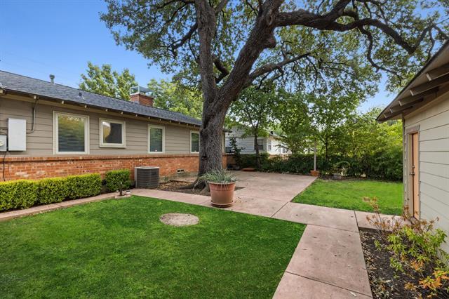 Building Photo - 5102 W Mockingbird Ln