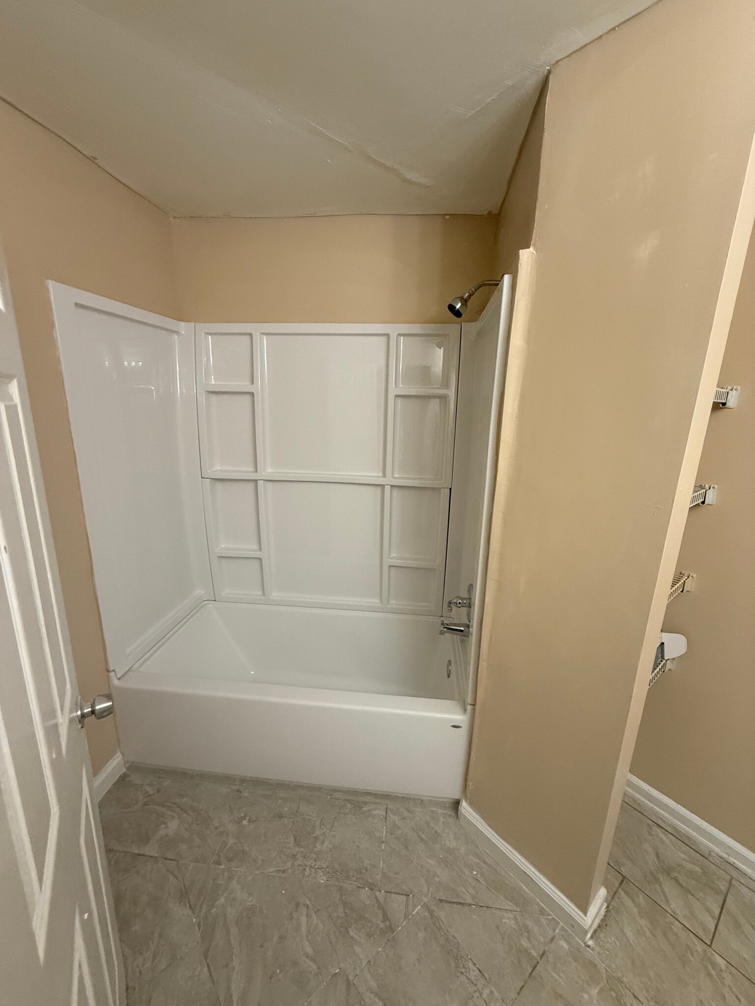 1st bathroom - 606 Ridge Creek Dr