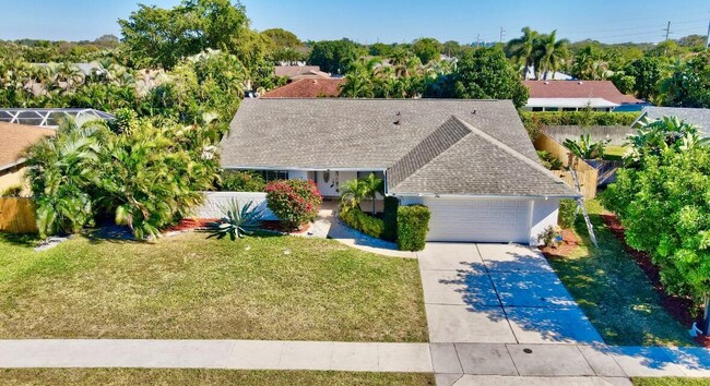 Primary Photo - 17768 Maplewood Dr