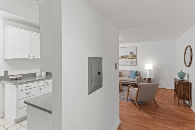 Building Photo - 6071 Majors Ln