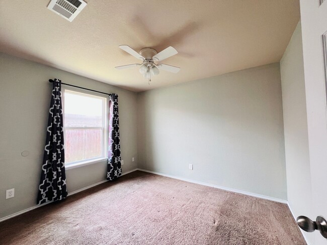 Building Photo - Trimmier Estates Beauty!