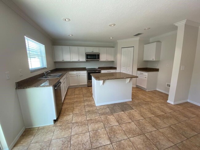 Building Photo - The perfect House for rent in Clermont!